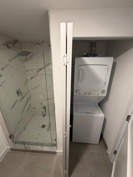 Building Photo - 2138 Taylor St