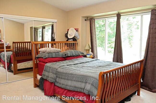 Building Photo - 3 br, 2.5 bath House - 653 NW 1st St