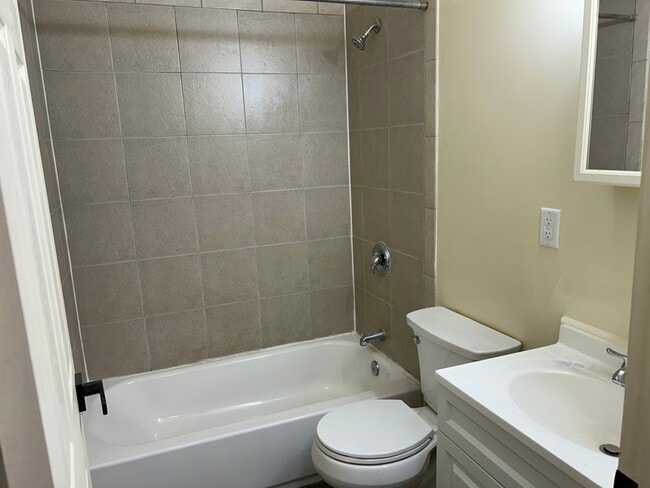 Building Photo - 301X Dupont Ave