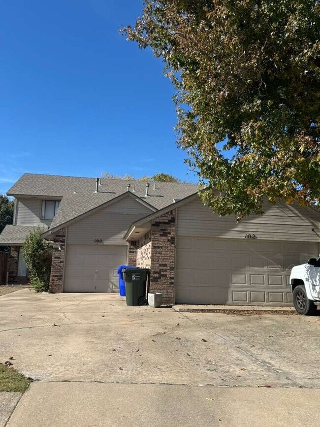 Primary Photo - 2bd/2.5bath Near the University of Oklahoma