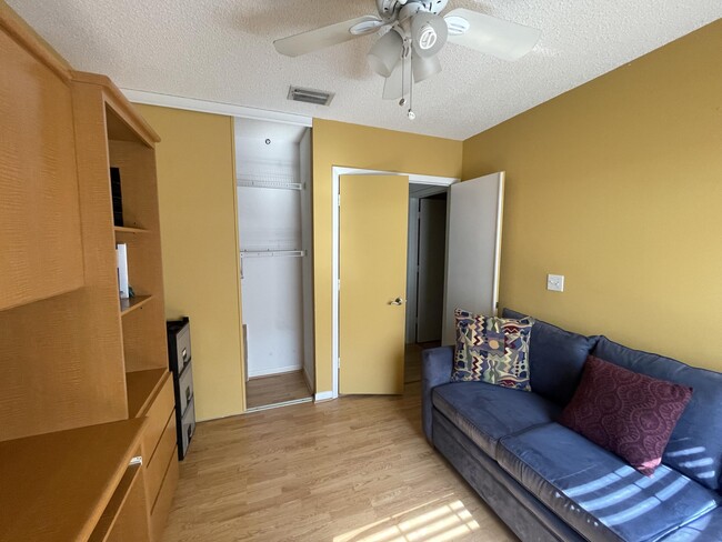 Building Photo - 5415 Verona Dr