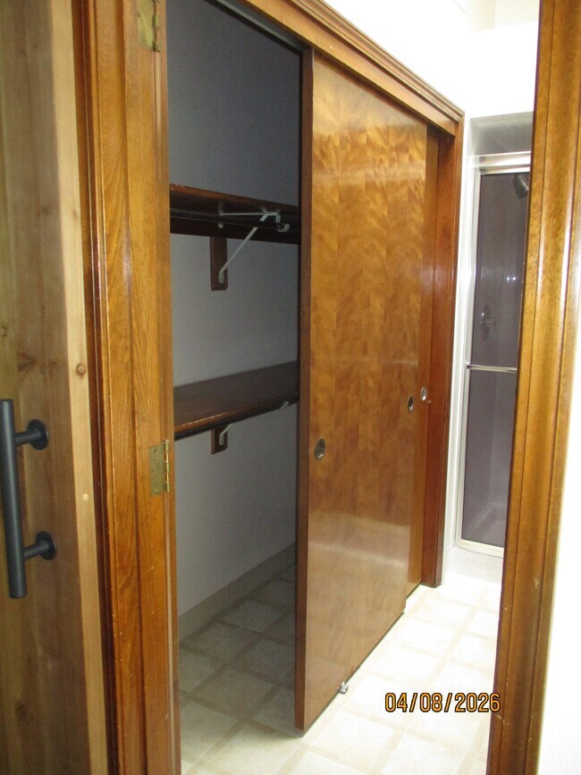 Building Photo - 10409 Camino Del Oso NE