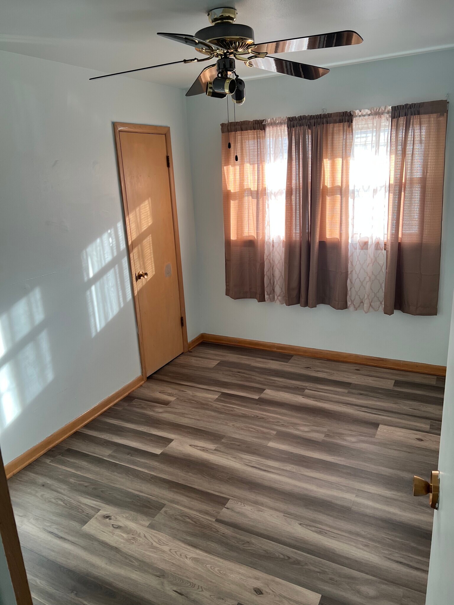 Building Photo - 6654 W Constance Ave