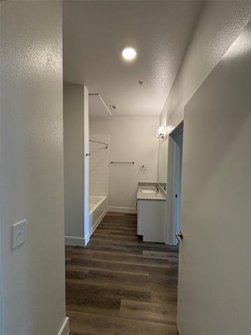 Building Photo - 300 N McDonald St