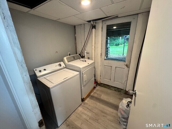 Building Photo - 9 Fulmore Dr
