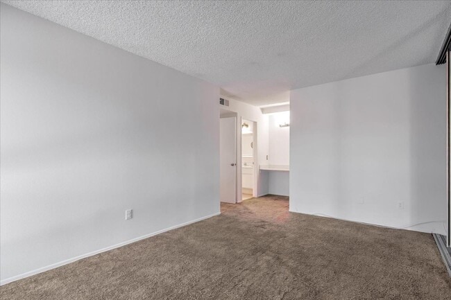 Building Photo - 16755 Parthenia St