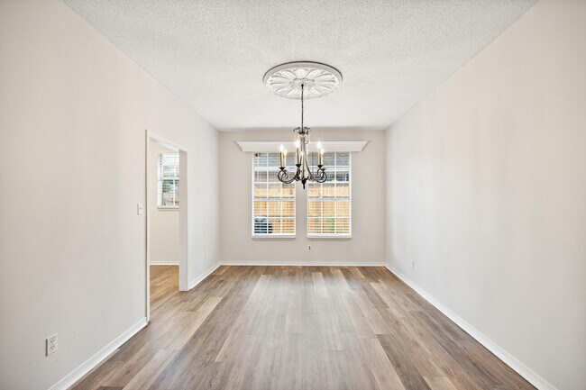 Building Photo - 1641 Parkside Cir