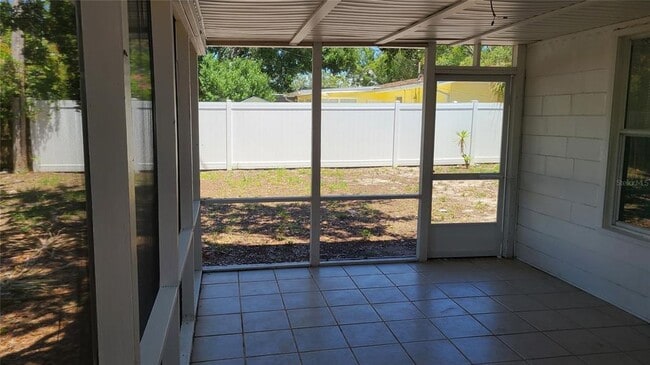 Building Photo - 4611 W Villa Rosa St
