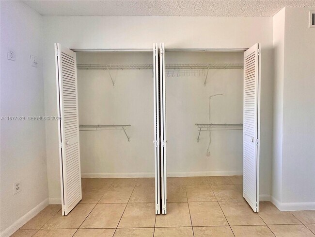 Building Photo - 7423 SW 152nd Ave