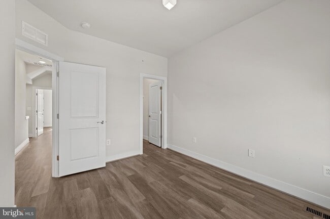 Building Photo - 148 Stowe Dr