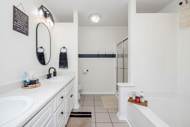 Building Photo - 50 Murrah Rd Ext