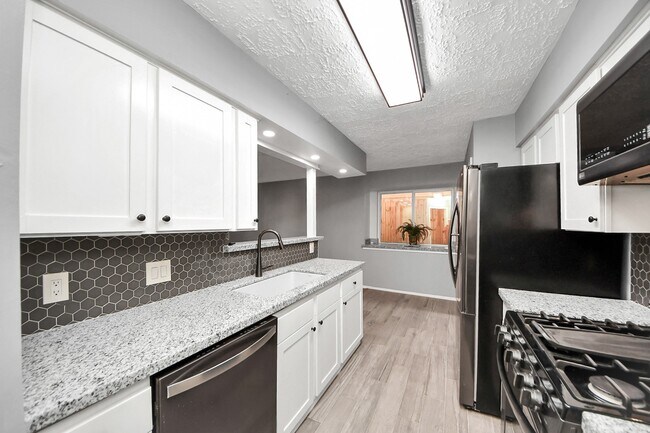 Building Photo - 3514 Spanish Acorn Ln