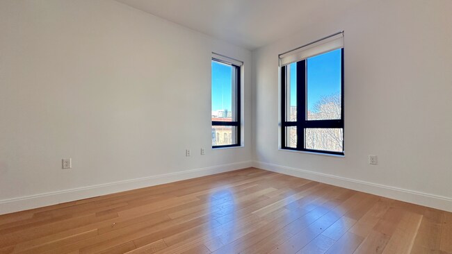 Building Photo - 627 Columbus Ave