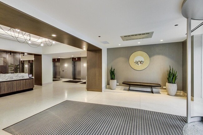 Building Photo - 165 N Canal St