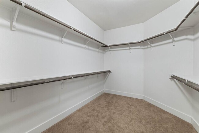 Building Photo - 1328 Westborough Ln