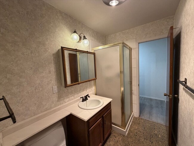 Building Photo - 2,800Sq Foot, 5 Bedroom Single Story Home Available Near Eubank Blvd NE & Copper Ave NE!