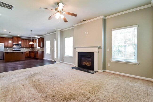 Building Photo - Spacious 4-Bedroom Fairburn Home