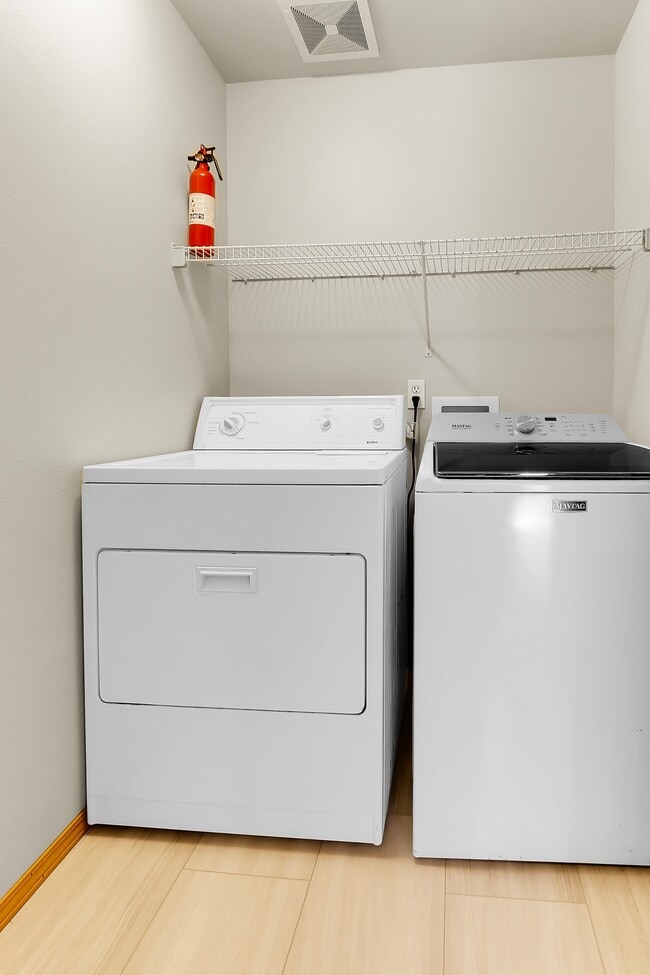 Building Photo - 915 Cleveland Ave