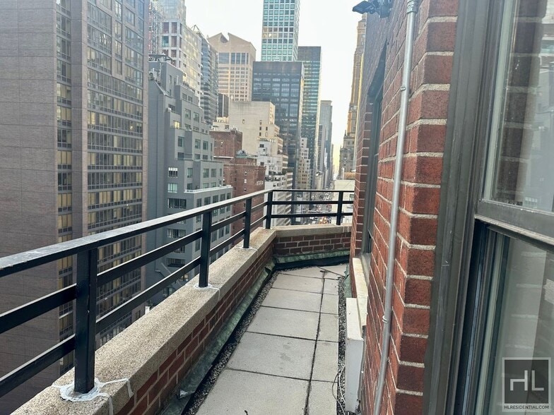 Building Photo - EAST 57 STREET