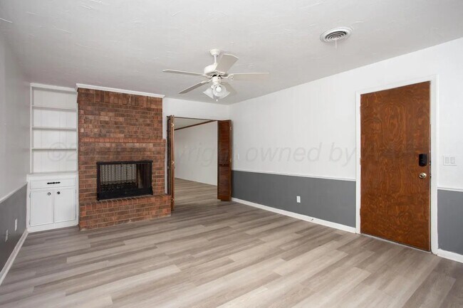 Building Photo - 5601 Granada Dr