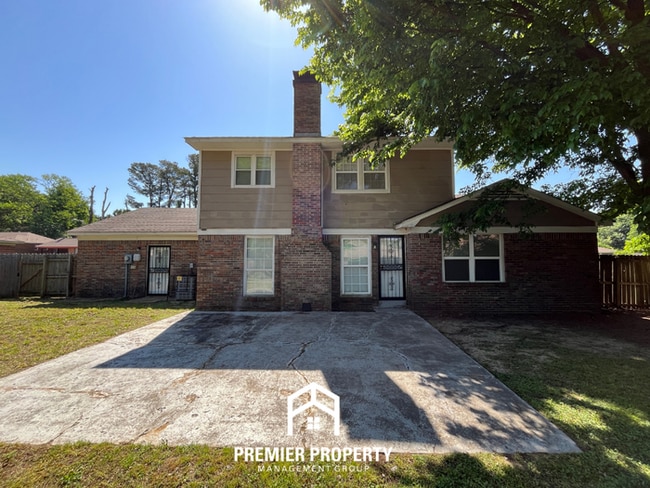 Building Photo - Spacious 4BR/2BA in Whitehaven | 2,000+ SQ FT, Hardwood Floors & Fireplace