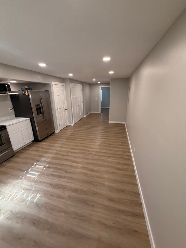 Building Photo - 4459 Pine Hollow Dr