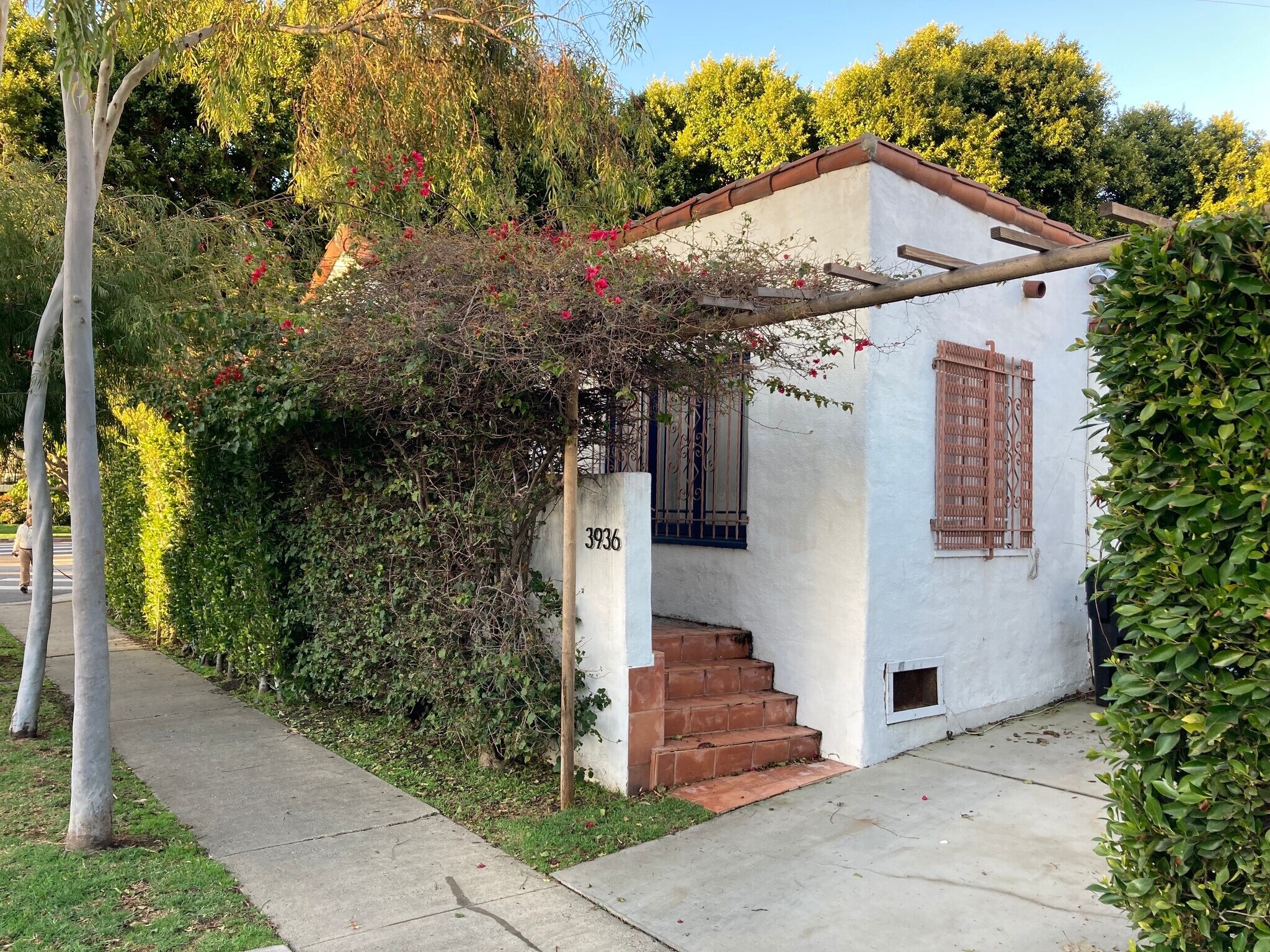 Entry - 3936 Beethoven St
