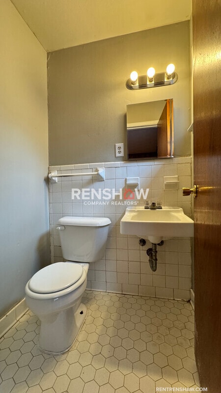 Building Photo - 4933 Teal Ave