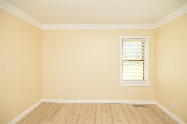 Building Photo - 26 Steven Rd