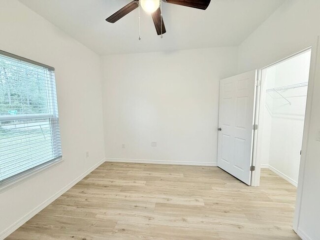 Building Photo - 3353 Country Ln