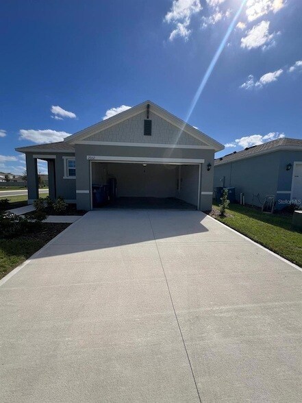 Building Photo - 2602 Angel Fls Dr