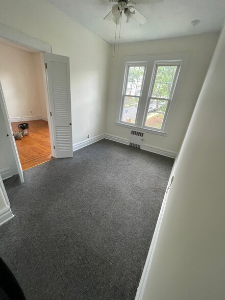 Building Photo - 38 Feiner Pl