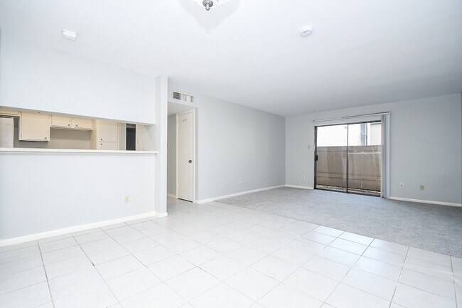 Building Photo - 8433 Hearth Dr