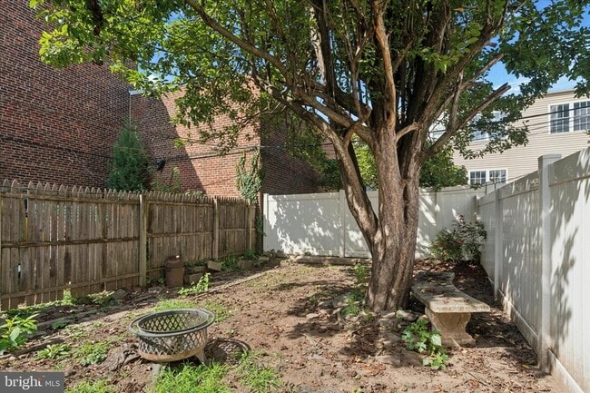 Building Photo - 2972 Richmond St