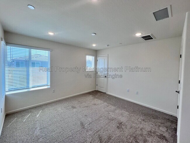 Building Photo - 1533 Vintage Ln