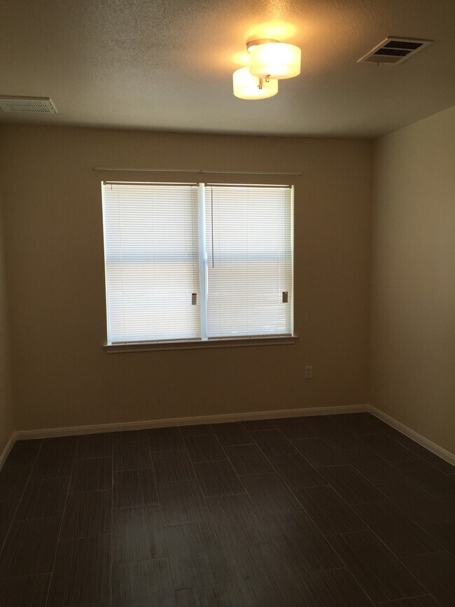 Building Photo - 3809 E Martin Luther King Jr Blvd