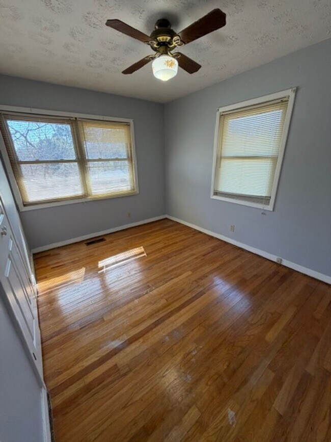 Building Photo - Charming 3 Bed, 2 Bath Warner Robins Home!