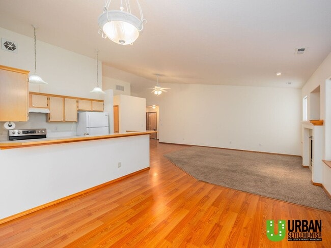 Building Photo - Spacious 2 Bed, 2 Bath Duplex with Large Fenced Yard in Spokane Valley