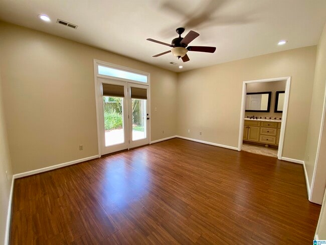 Building Photo - 2032 Stone Brook Dr