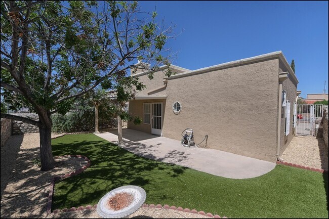Building Photo - 7580 Le Conte Dr