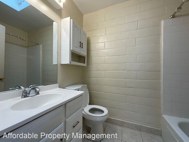 Building Photo - 3 br, 2 bath House - 33120 Lake Mead Drive