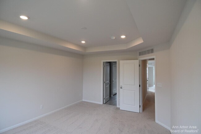 Building Photo - 105 Salt Springs Dr