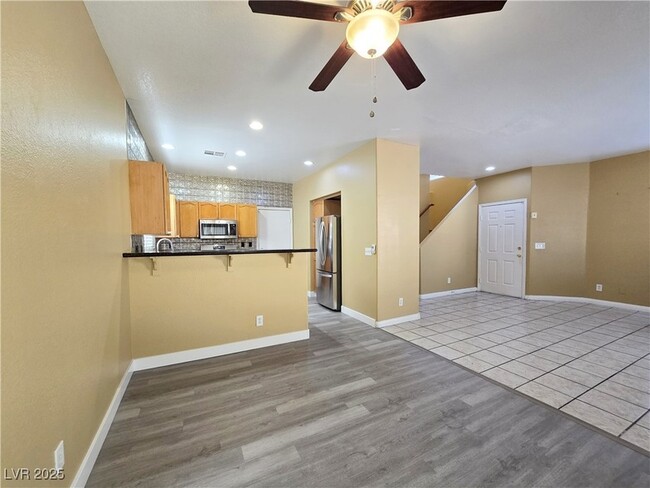 Building Photo - 8446 Opal Splendor Ave
