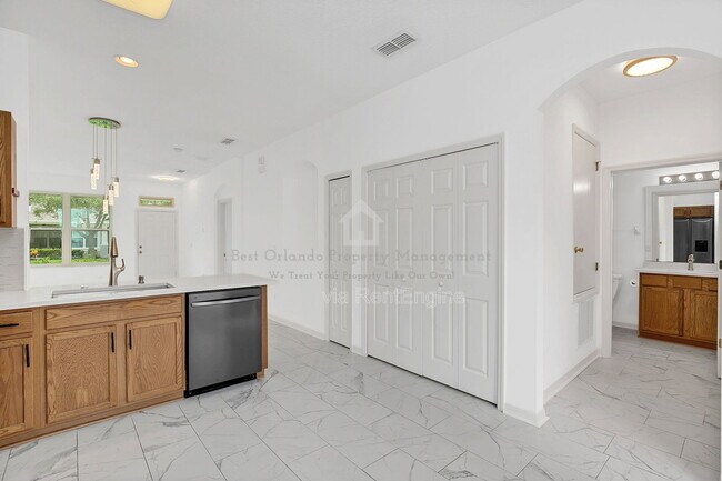 Building Photo - 14057 Wild Majestic St