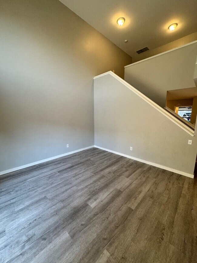 Building Photo - 5561 S Caper Pl