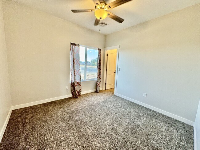 Building Photo - 860 S Flagstone Wy