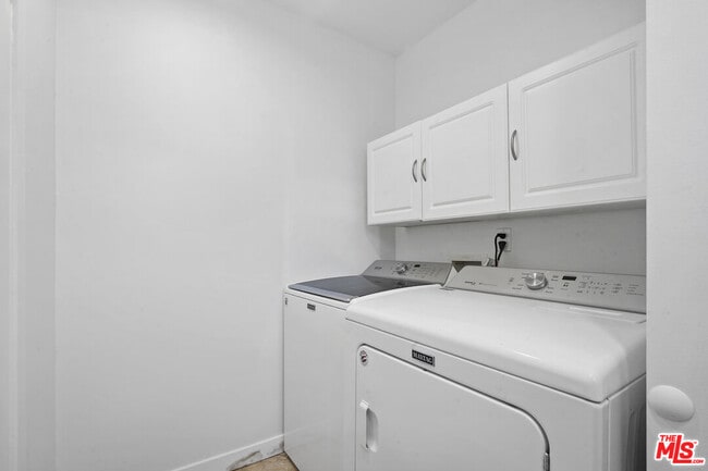 Building Photo - 914 Evergreen St