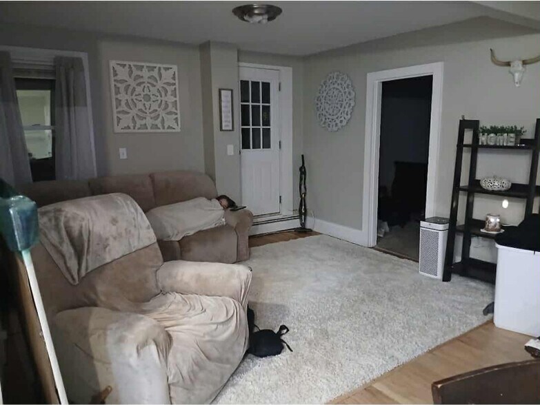 Primary Photo - 28 1/2 Grove St