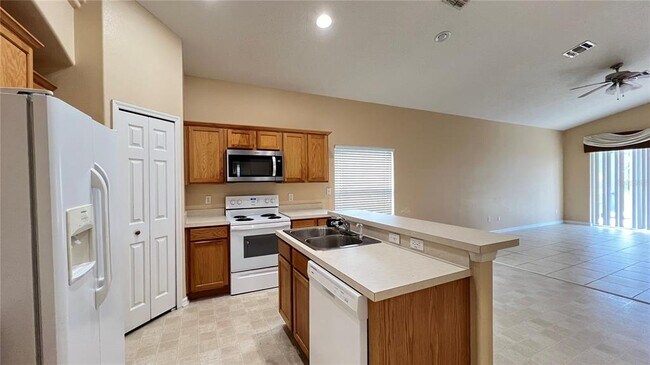 Building Photo - 16709 Fresh Meadow Dr