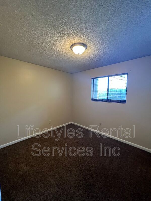 Building Photo - 5243 Westchase Ct